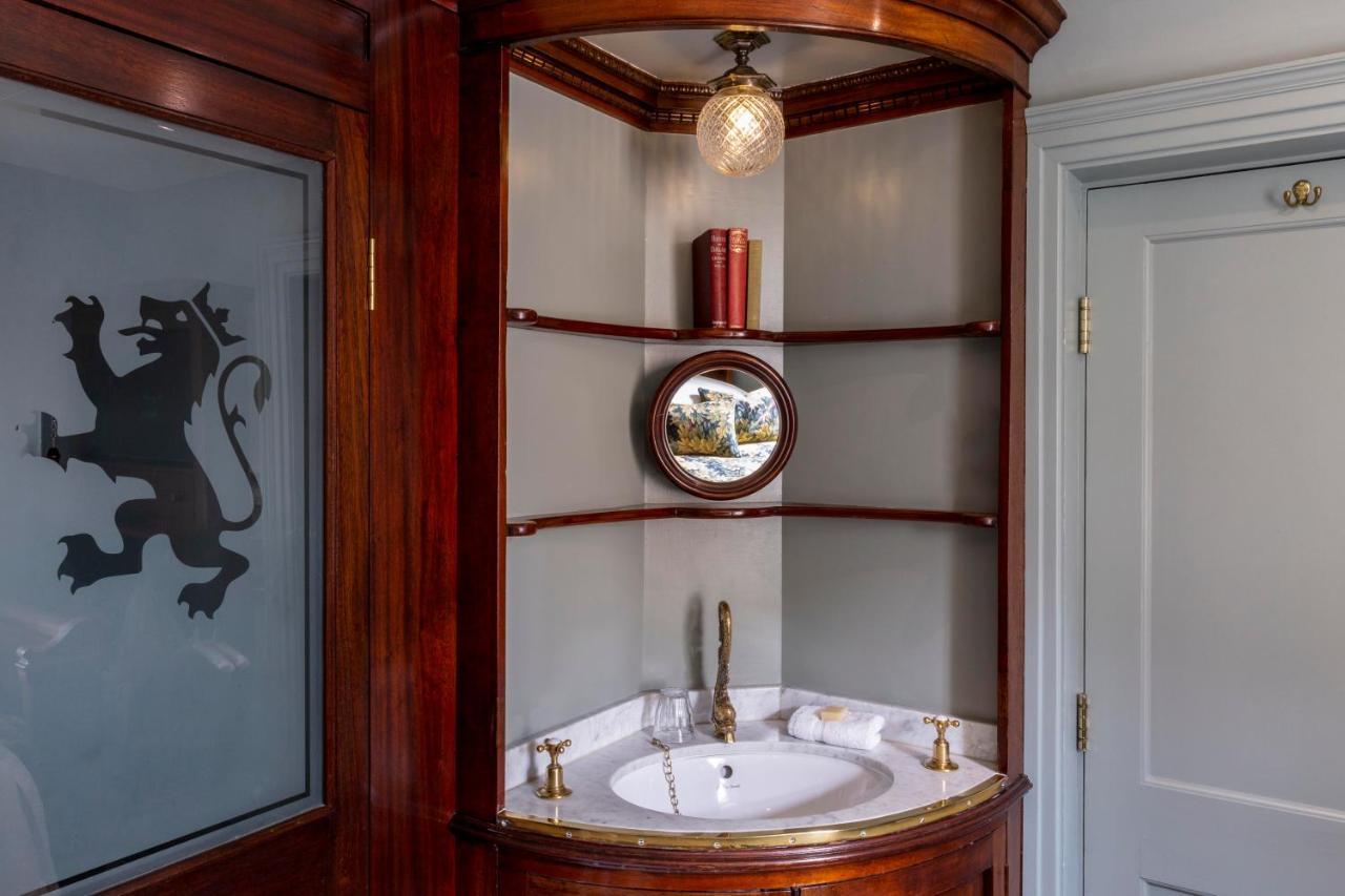 Hotel Batty Langley'S London Exterior foto A wash basin in a hotel room